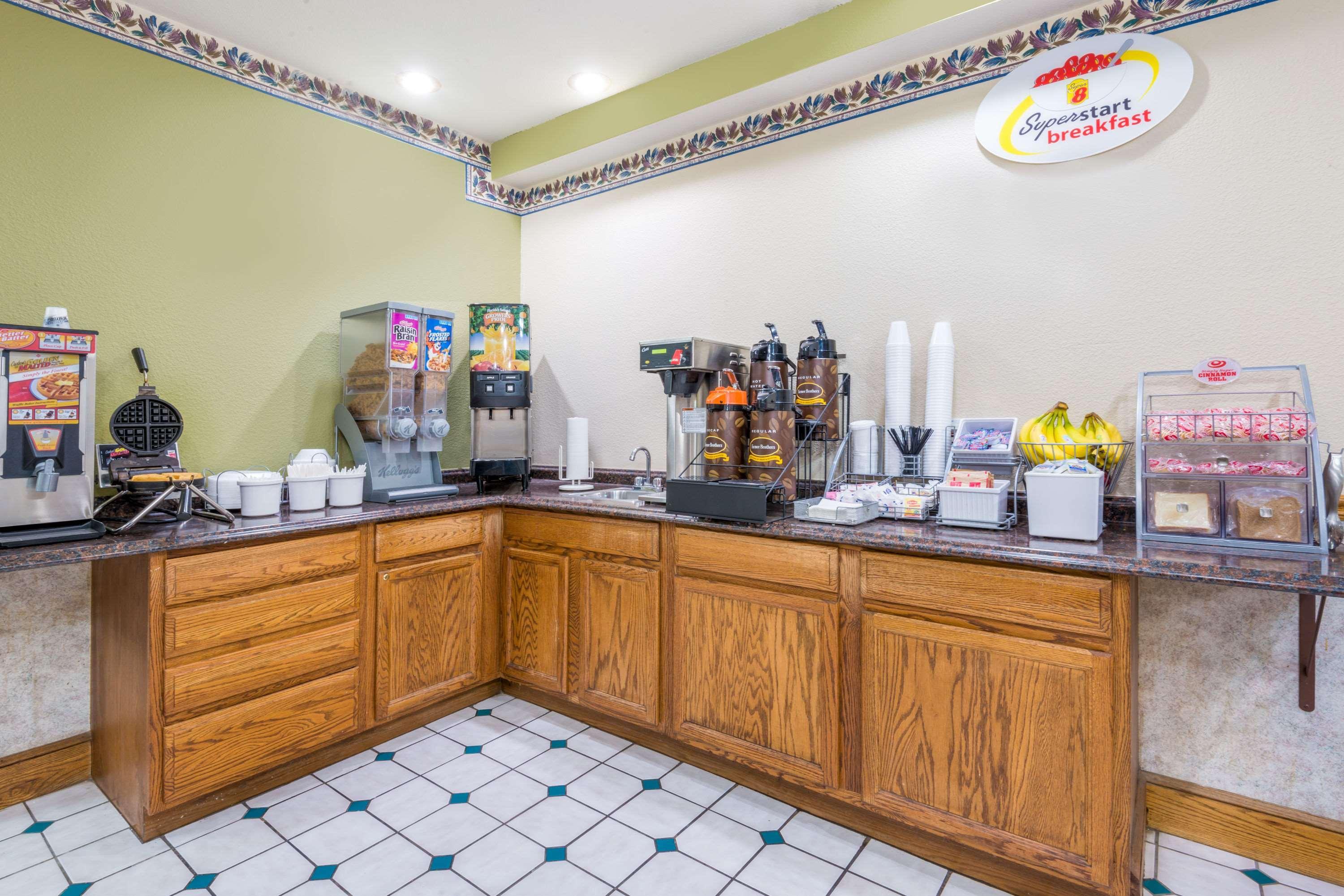 Super 8 By Wyndham Platte City Kansas City Area Extérieur photo