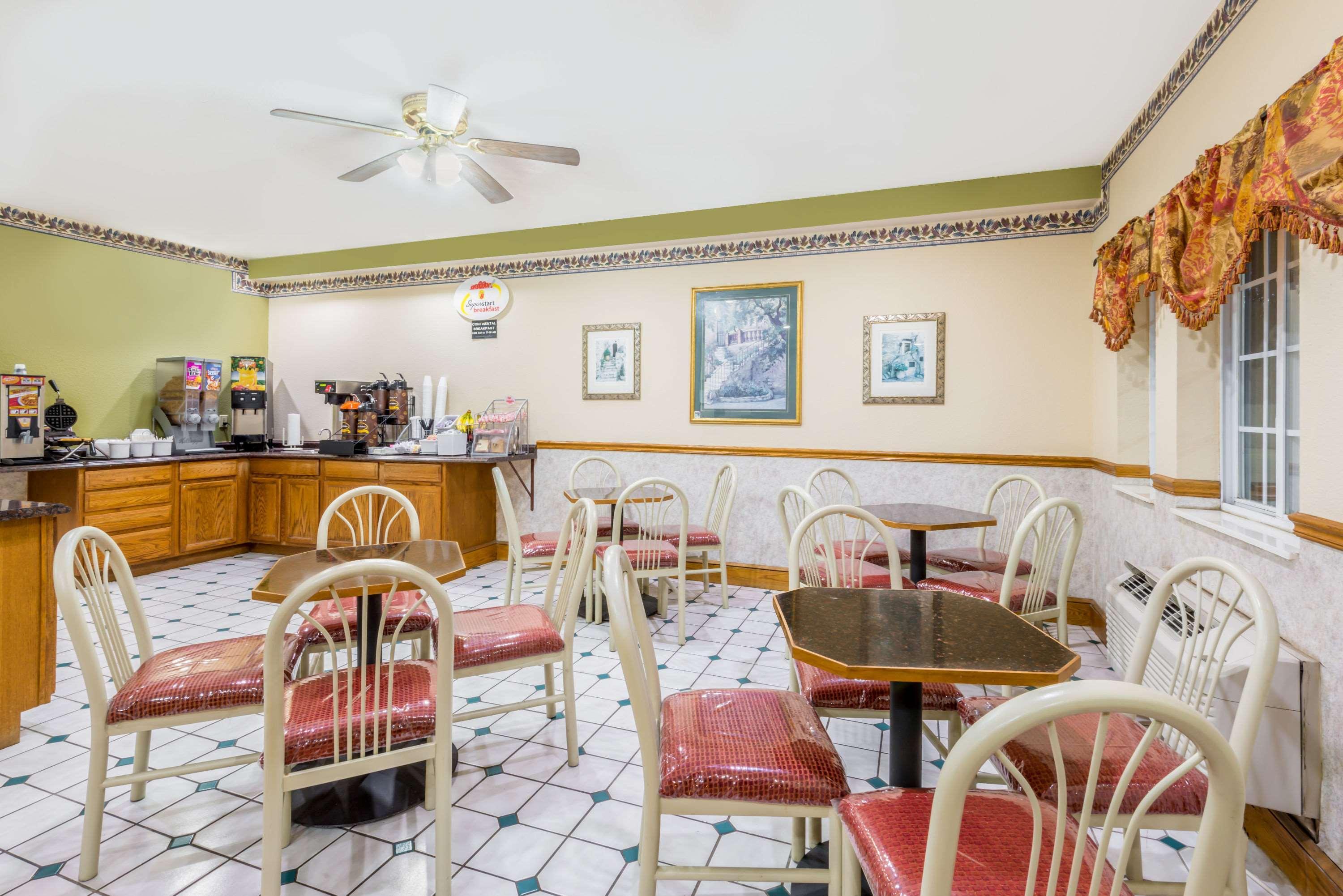 Super 8 By Wyndham Platte City Kansas City Area Extérieur photo