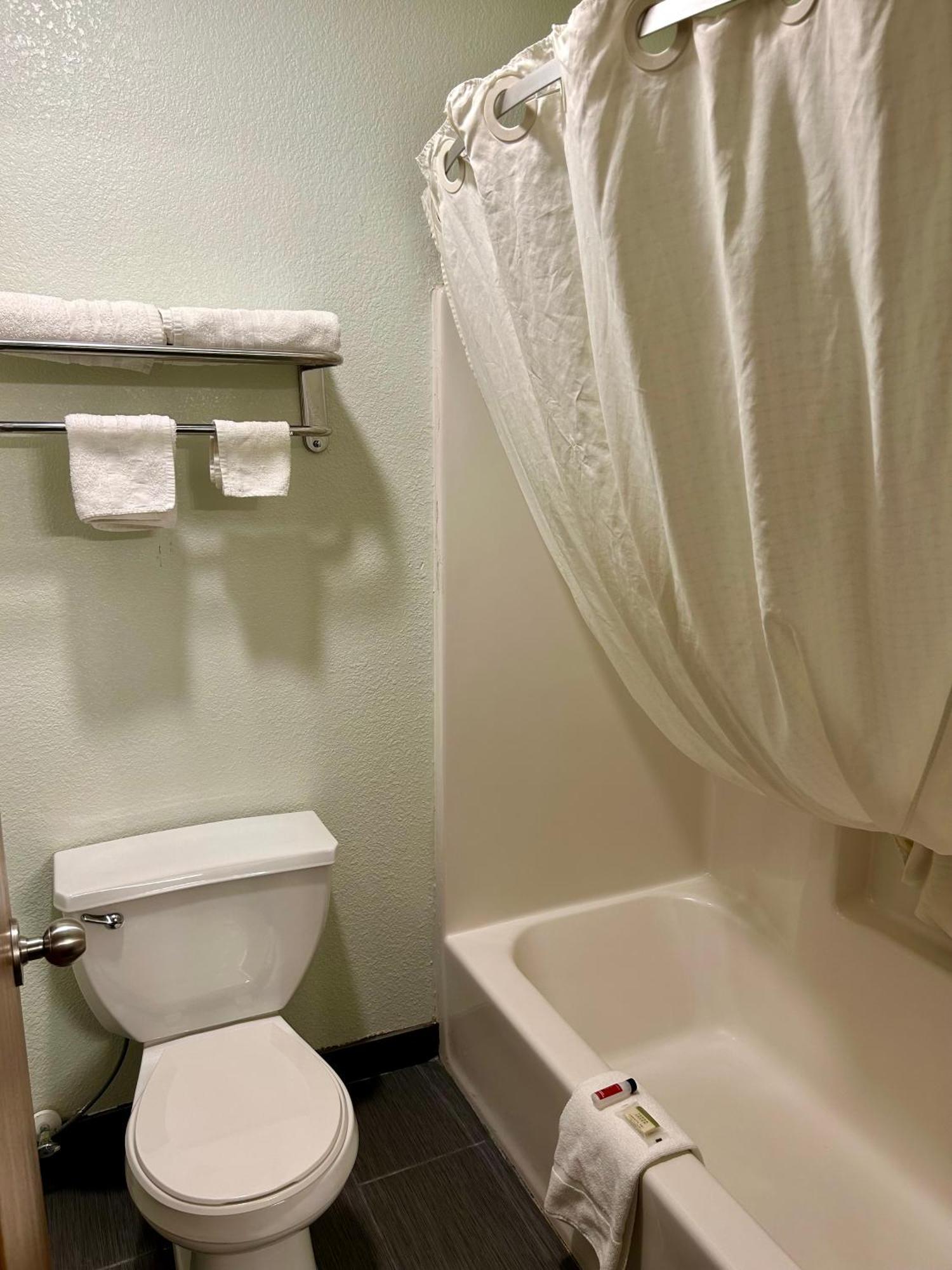 Super 8 By Wyndham Platte City Kansas City Area Extérieur photo
